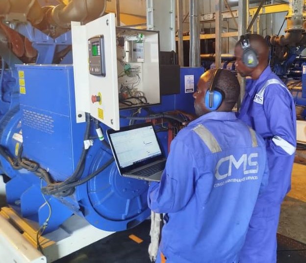 Techniciens CMS sur groupe électrogène